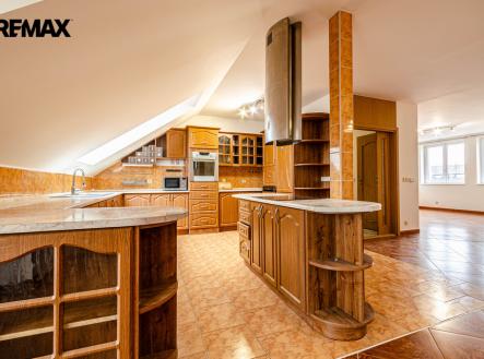 Pronájem bytu, 4+kk, 143 m²
