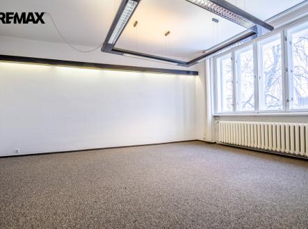 Pronájem kanceláře, 148 m²