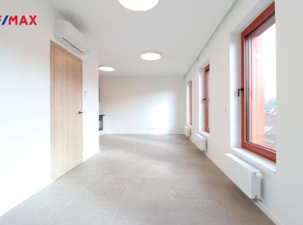 Pronájem bytu, 1+kk, 34 m²