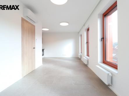 Pronájem bytu, 1+kk, 34 m²