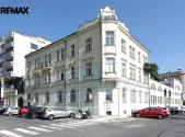 Pronájem kanceláře, 325 m²