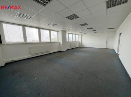 Pronájem skladovací prostor, 456 m²