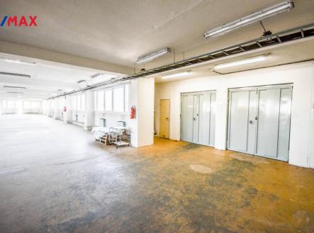 Pronájem skladovací prostor, 456 m²