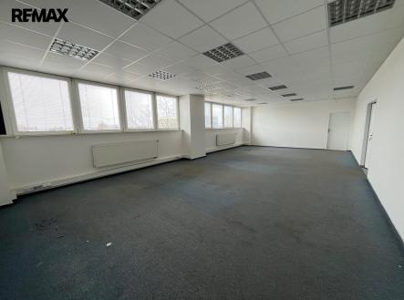 Pronájem skladovací prostor, 456 m²