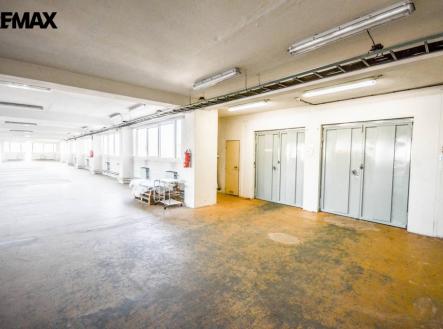 Pronájem skladovací prostor, 456 m²
