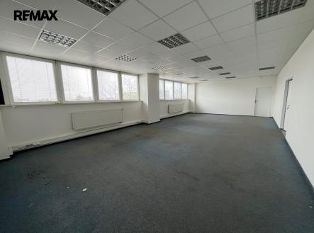 Pronájem skladovací prostor, 456 m²