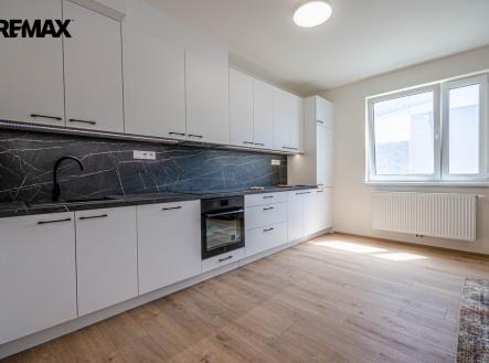 Prodej bytu, 1+kk, 80 m²