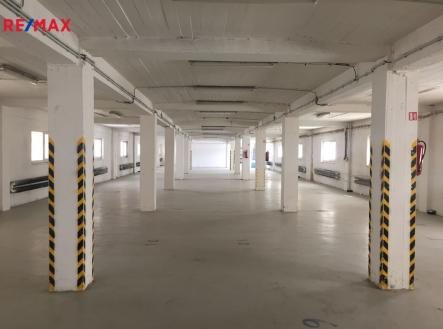 Pronájem skladovací prostor, 800 m²