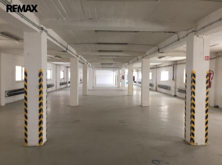 Pronájem skladovací prostor, 800 m²
