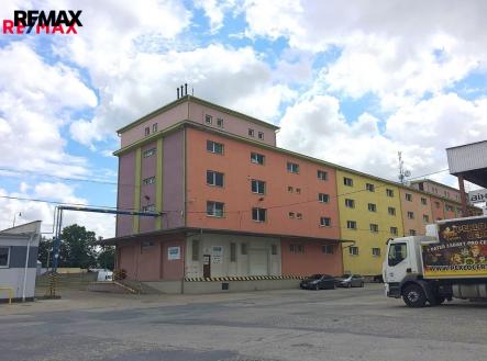 Pronájem skladovací prostor, 800 m²