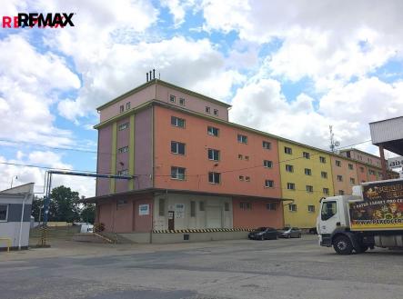 Pronájem skladovací prostor, 800 m²