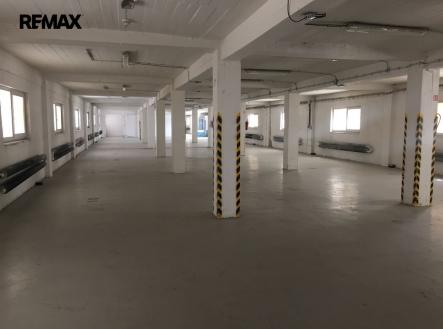 Pronájem skladovací prostor, 800 m²