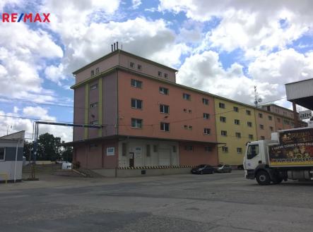 Pronájem skladovací prostor, 368 m²