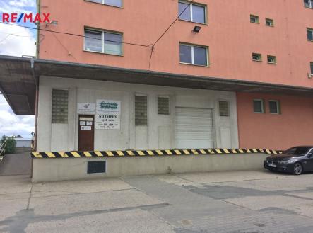 Pronájem skladovací prostor, 368 m²