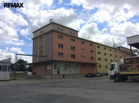 Pronájem skladovací prostor, 368 m²