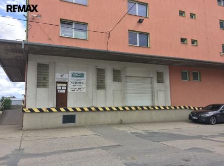 Pronájem skladovací prostor, 368 m²