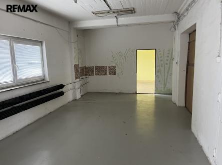 Pronájem skladovací prostor, 383 m²