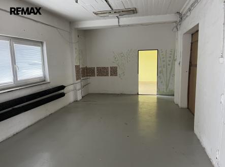 Pronájem skladovací prostor, 383 m²