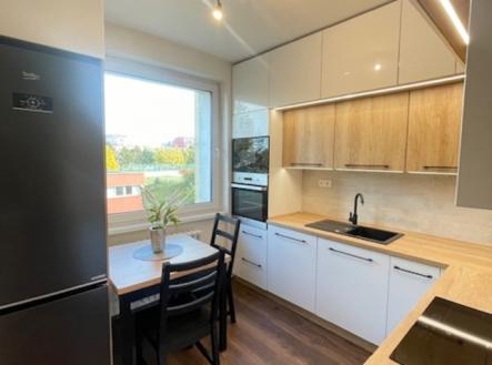 Pronájem bytu, 3+1, 75 m²