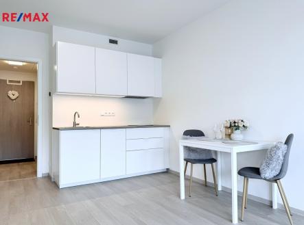 Pronájem bytu, 1+kk, 32 m²