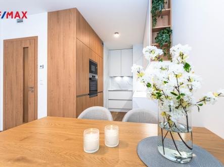 Pronájem bytu, 2+kk, 62 m²