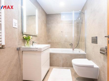 Pronájem bytu, 2+kk, 62 m²