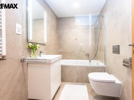 Pronájem bytu, 2+kk, 62 m²