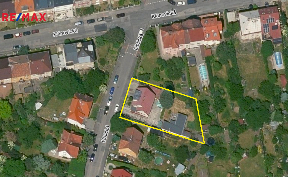 Satelitní pohled a umístěním obou domů