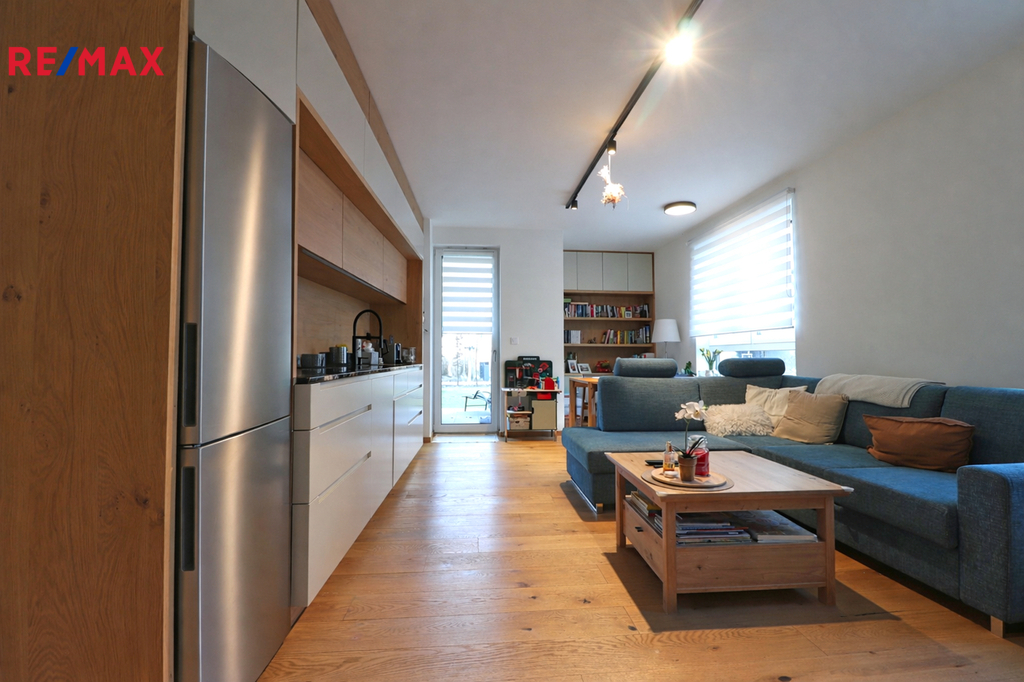 Obývací pokoj + kk