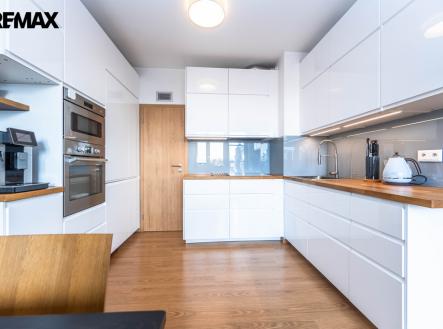 Prodej bytu, 3+kk, 97 m²