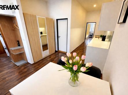 Pronájem bytu, 2+kk, 38 m²