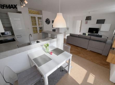 Pronájem bytu, 2+kk, 66 m²