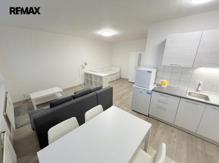 Pronájem bytu, 1+kk, 34 m²