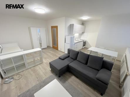 Pronájem bytu, 1+kk, 34 m²