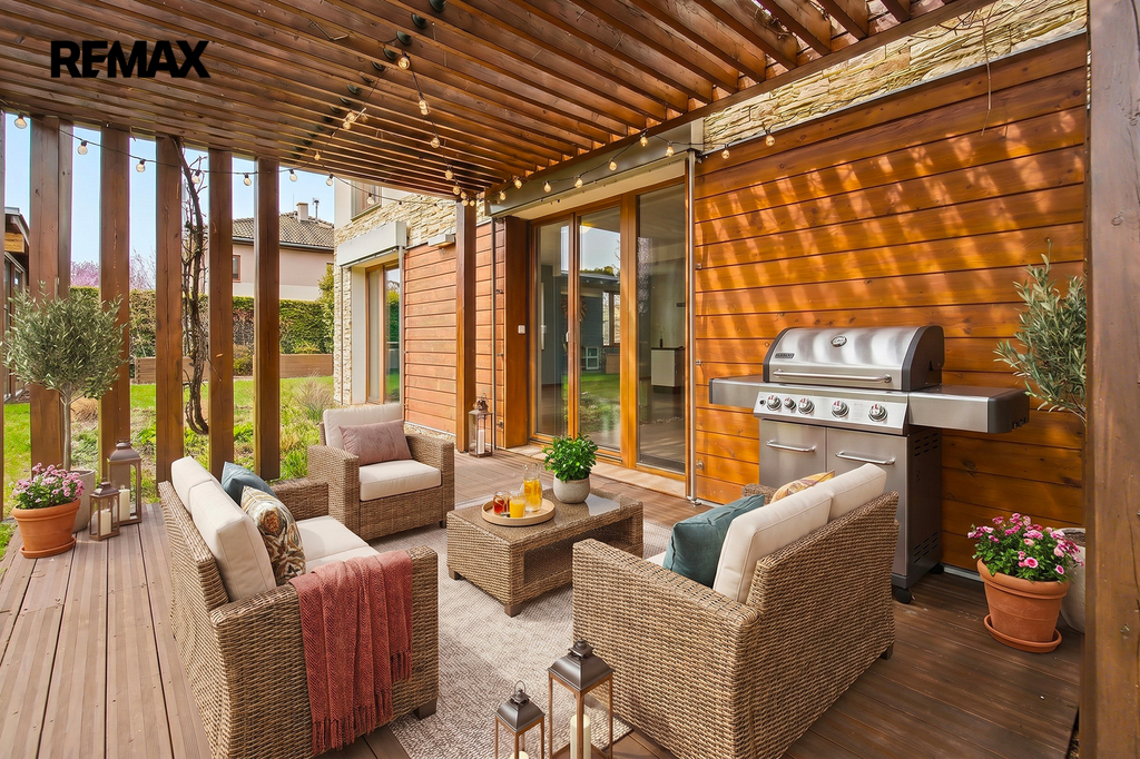 pergola-staging-1.jpg