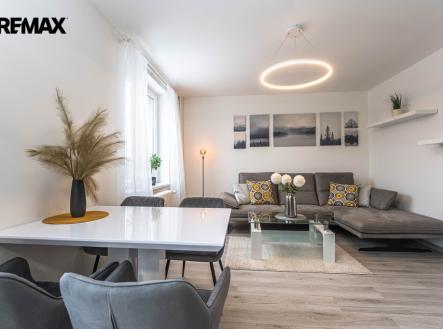 Pronájem bytu, 4+kk, 83 m²