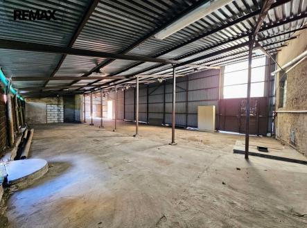 Pronájem skladovací prostor, 213 m²