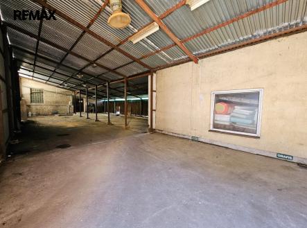 Pronájem skladovací prostor, 213 m²