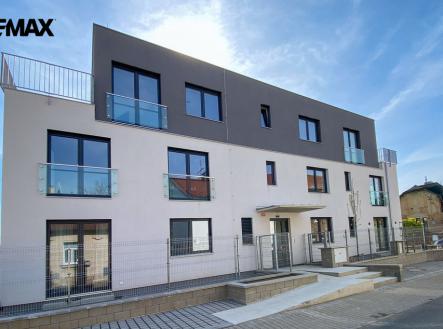 Pronájem bytu, 1+kk, 38 m²