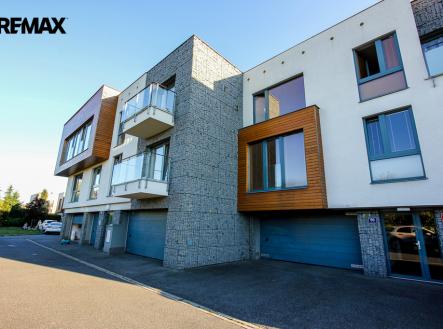 Pronájem bytu, 3+kk, 81 m²