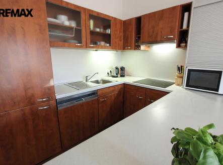Pronájem bytu, 3+kk, 81 m²