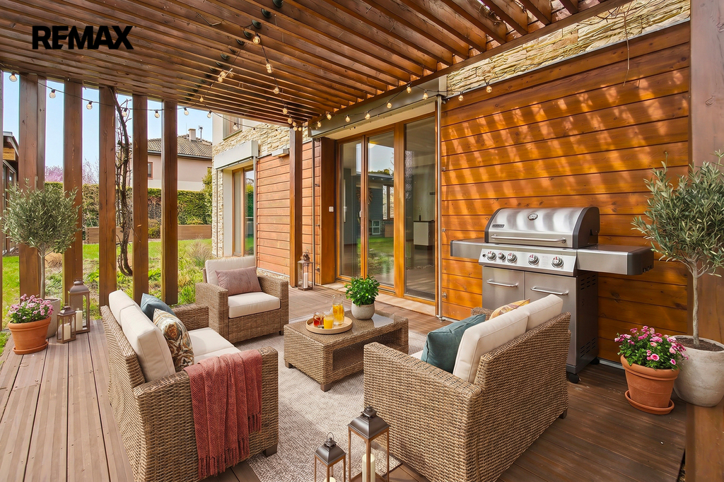 pergola-staging.jpg