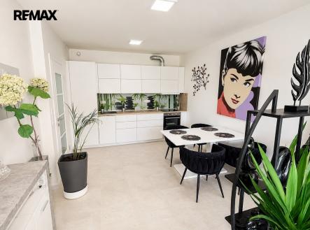 Pronájem bytu, 2+kk, 76 m²