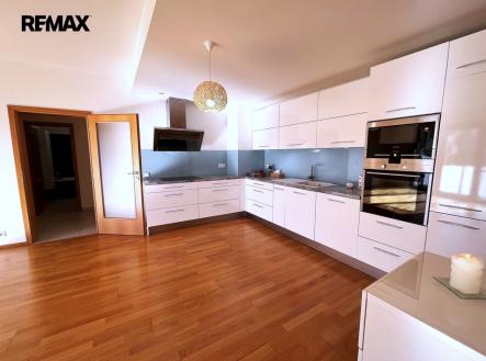 Pronájem bytu, 3+kk, 91 m²