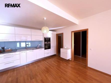 Pronájem bytu, 3+kk, 91 m²