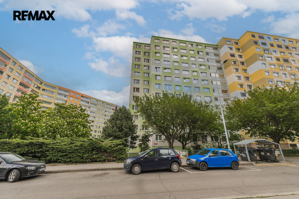 7-dum-z-ulice-1.jpg