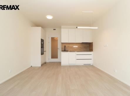 Pronájem bytu, 1+kk, 35 m²