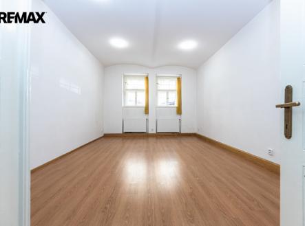 Pronájem obchodní prostory, 145 m²