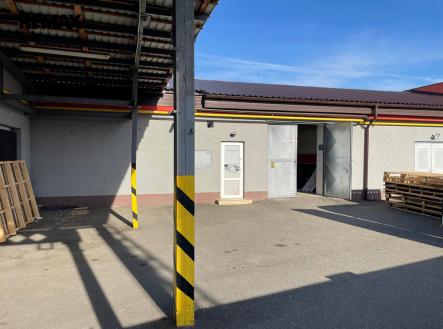 Pronájem skladu, 548 m²