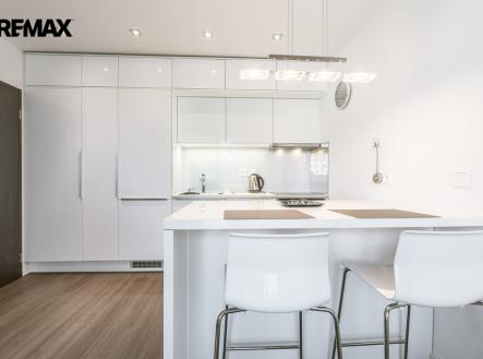 Pronájem bytu, 2+kk, 33 m²